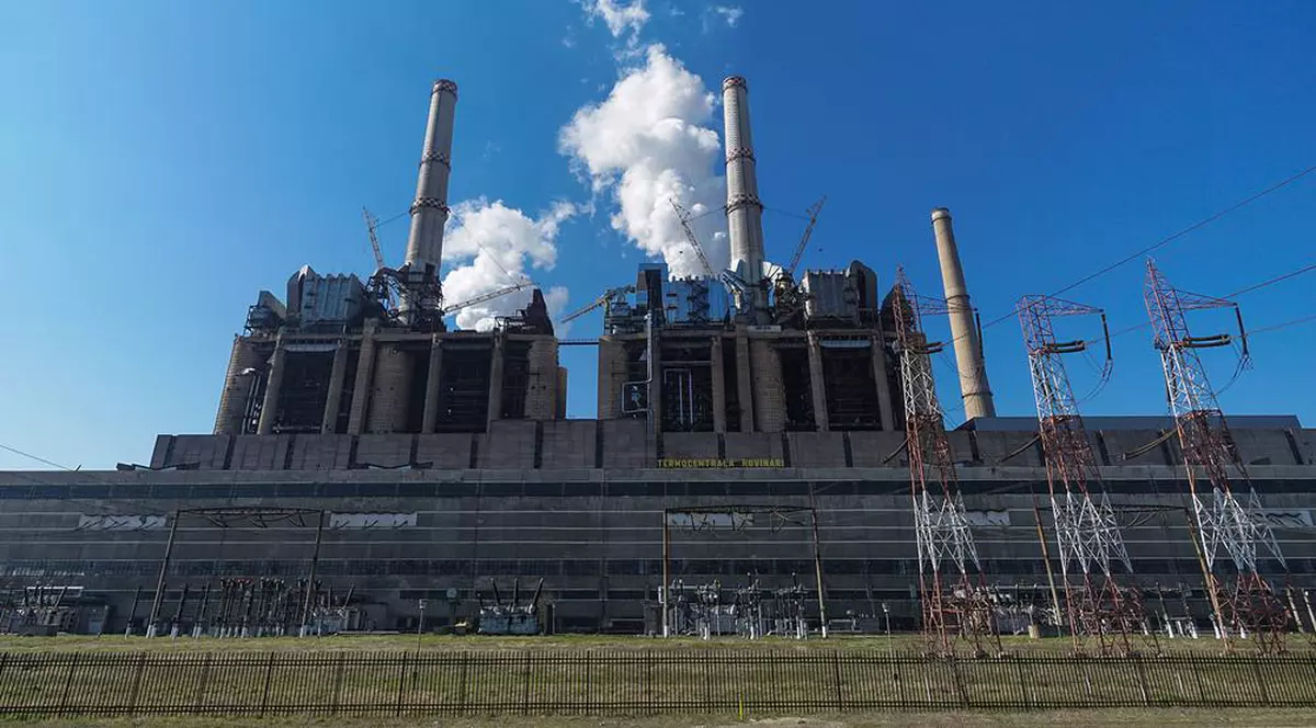 Un grup al Termocentralei Rovinari a fost închis, după ce stocurile de cărbune au fost epuizate. Minerii sunt în continuare în grevă