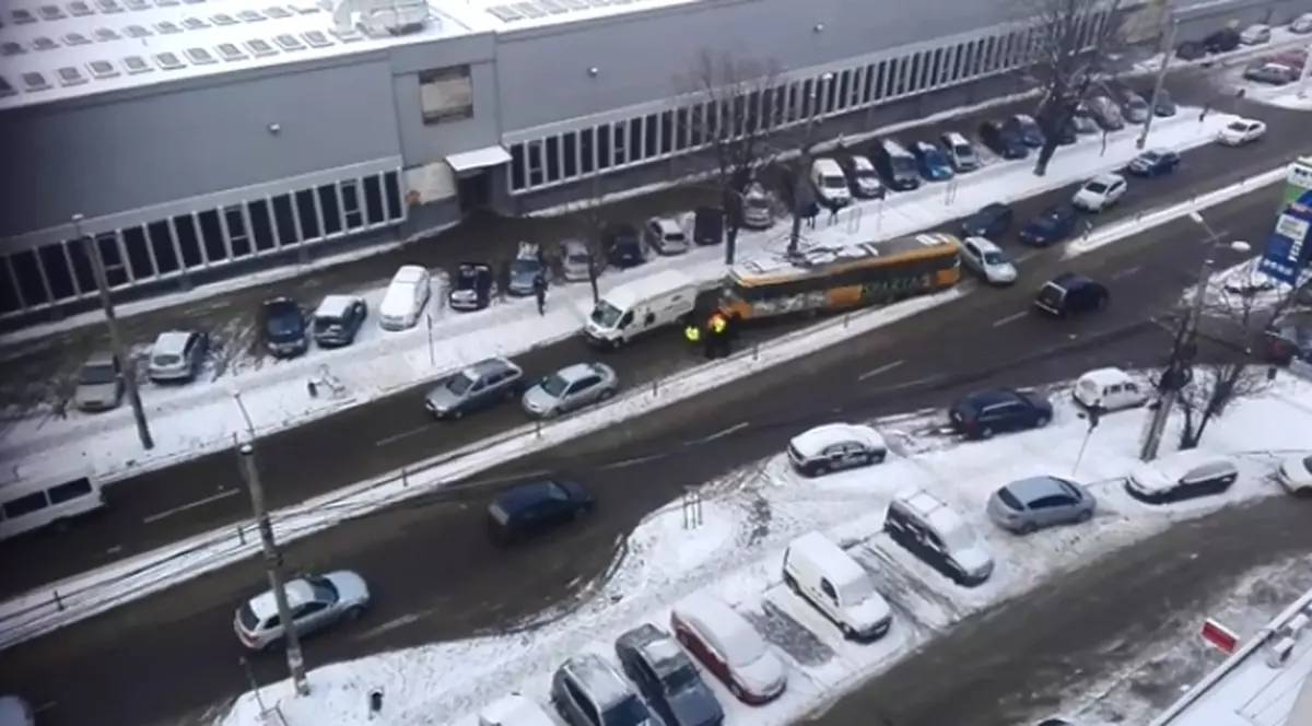 Un tramvai a deraiat în centrul orașului Botoșani! Nimeni n-a fost accidentat, dar călătorii au tras o spaimă pe cinste