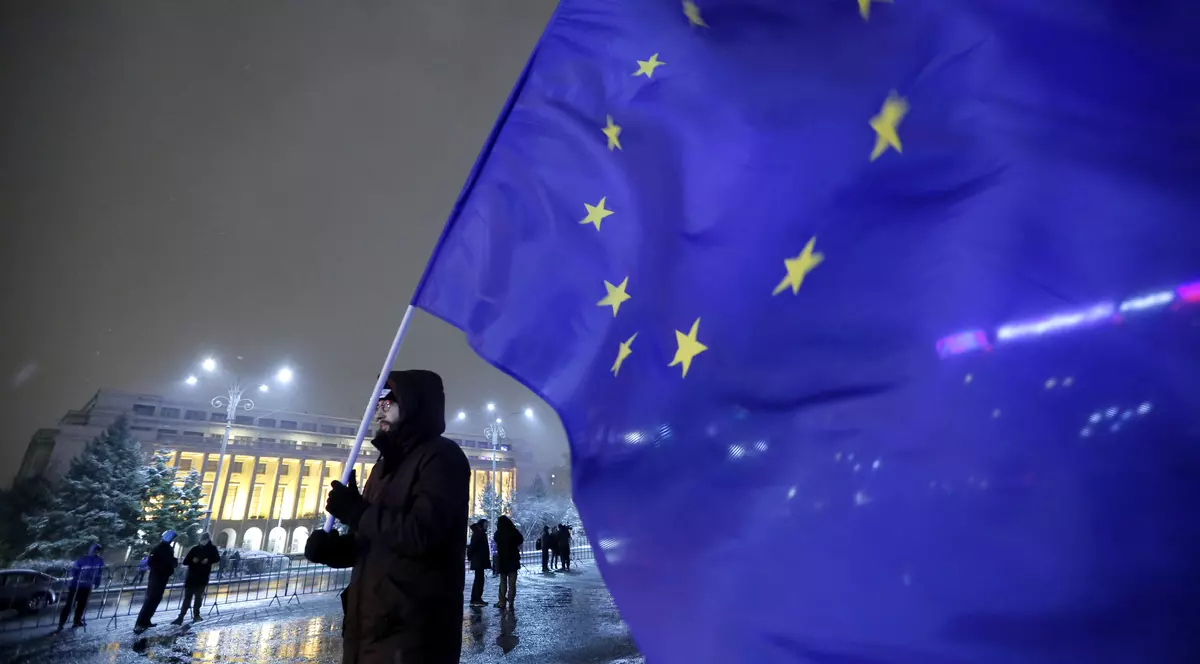 Bucureştiul devine un Bruxelles mai mic: România preia Preşedinţia Consiliului UE