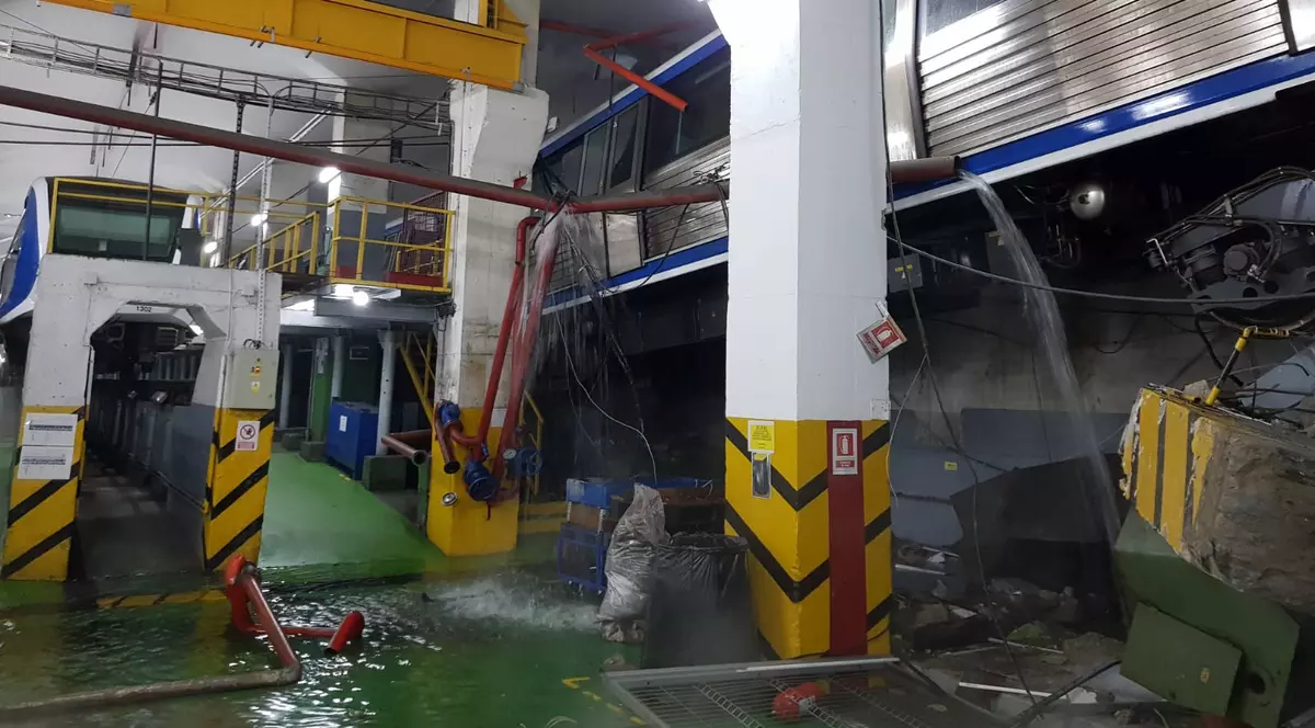 Un metrou a sărit de pe șine la stația Berceni