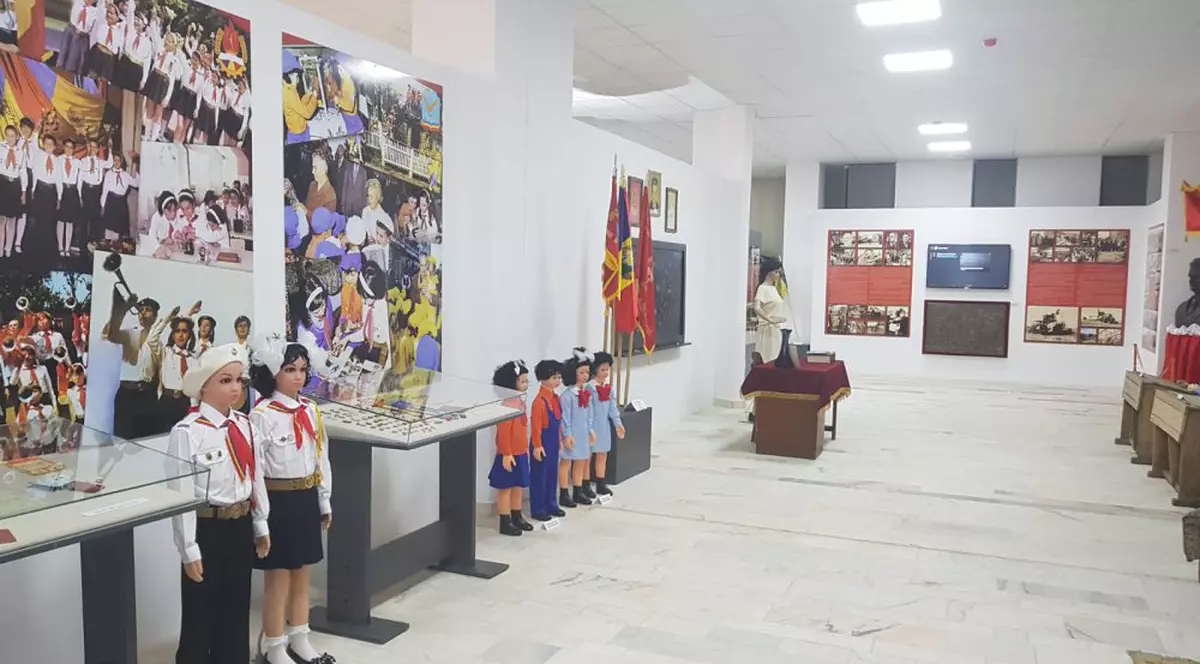 Viața pe vremea lui Ceaușescu, recreată la Muzeul Județean din Vaslui