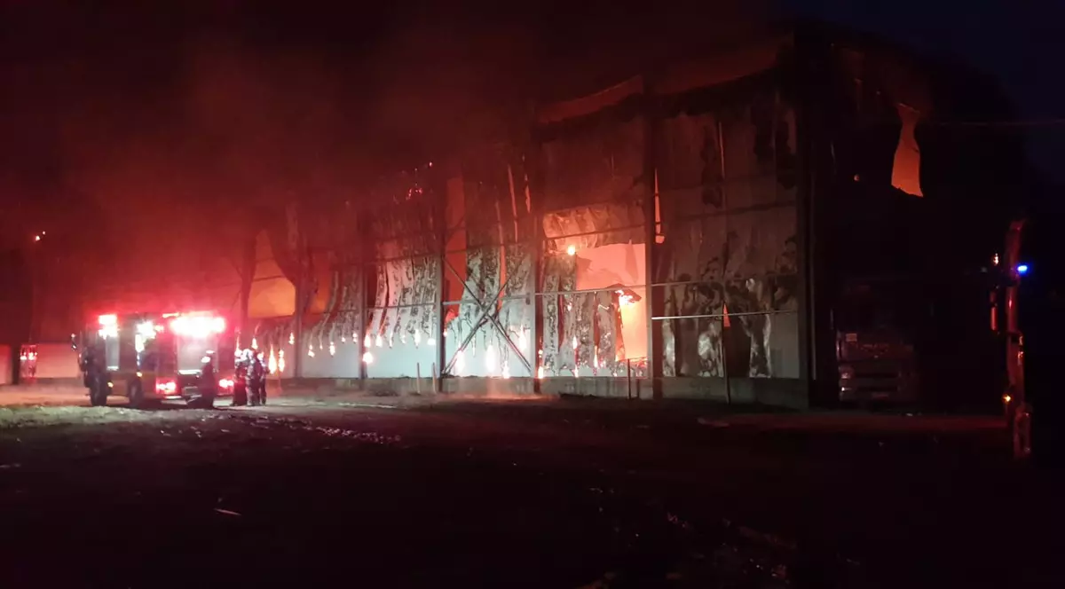 Un angajat al abatorului din Vaslui care a ars săptămâna trecută a murit subit marți în timpul serviciului