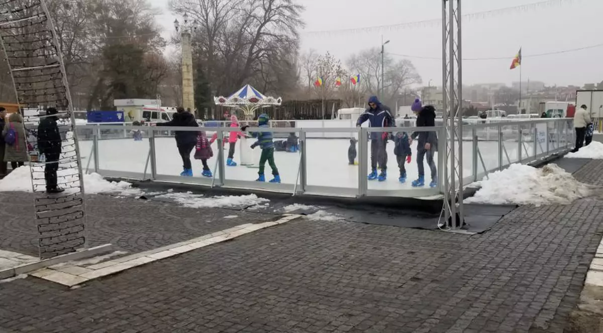 Contract nou pentru firma care „a dat un tun” de 13 milioane de euro cu anveloparea blocurilor: Patinoare din plastic „pe care nu se alunecă”!