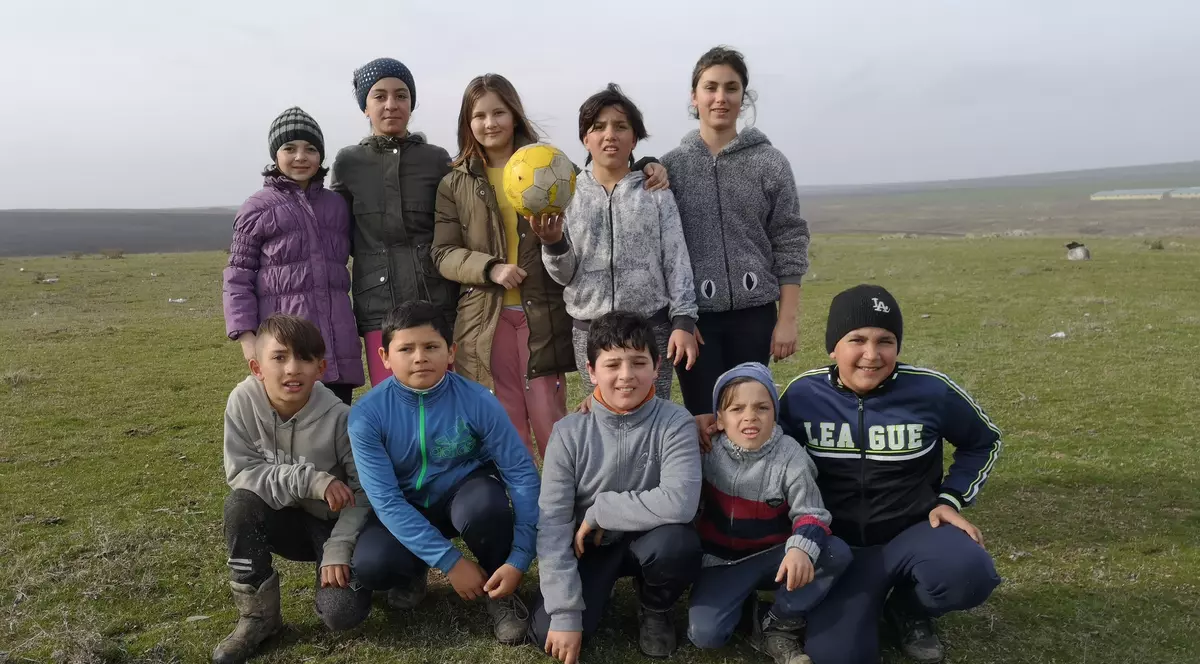 În urmă cu 54 de ani, nenea Iancu, ajuns șef de IAS la Săcele, ieșea sprinten pe uliță și vestea nașterea băiatului mult-așteptat.