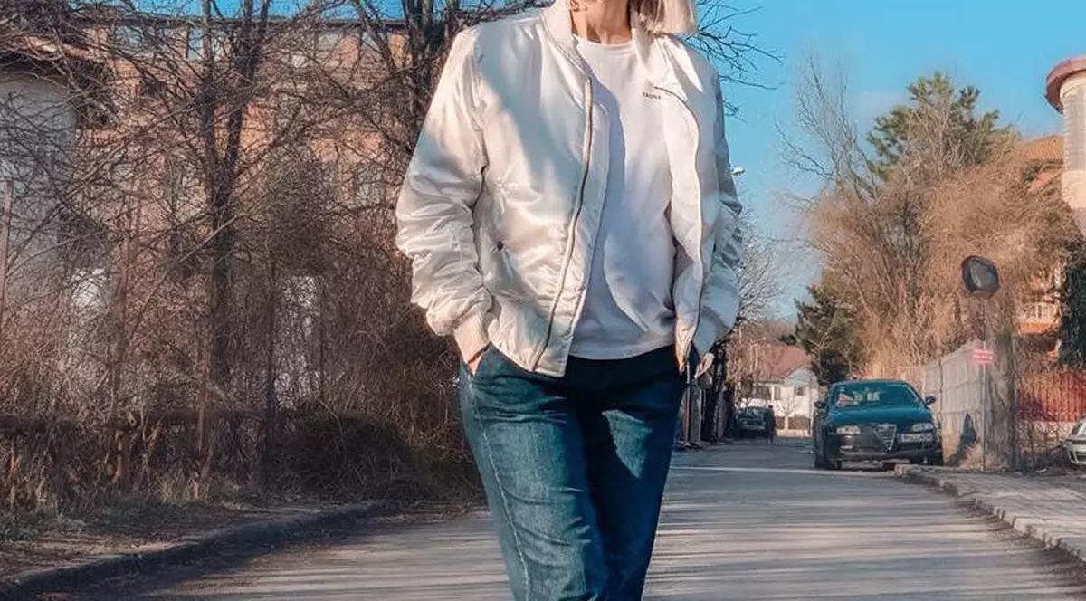 Andreea Bălan îi dă replica lui Cătălin Botezatu după ce i-a criticat ținuta. “Mi se pare o totală lipsă de educație“