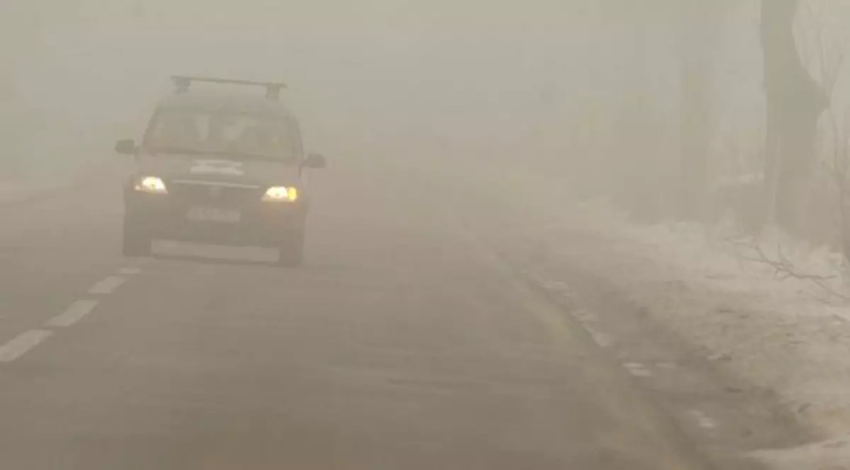 Cod galben de ceaţă densă în 12 judeţe din țară