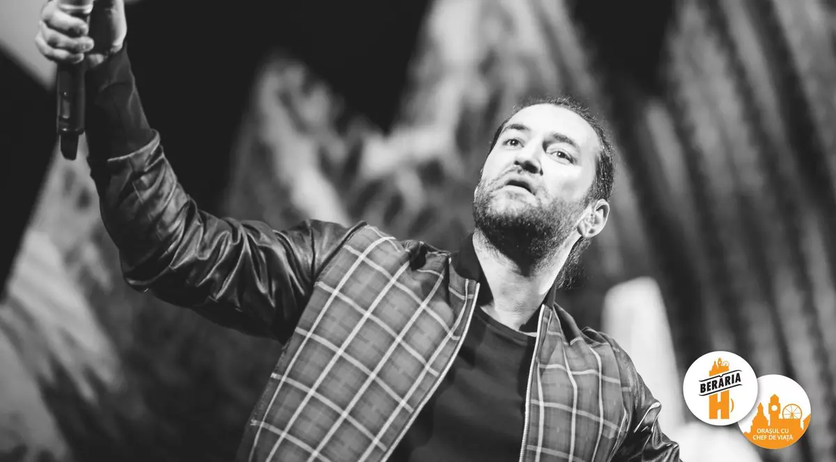 Cum a fost surprinsă Gina Pistol la un concert de-al lui Smiley. Îl susține din public | FOTO