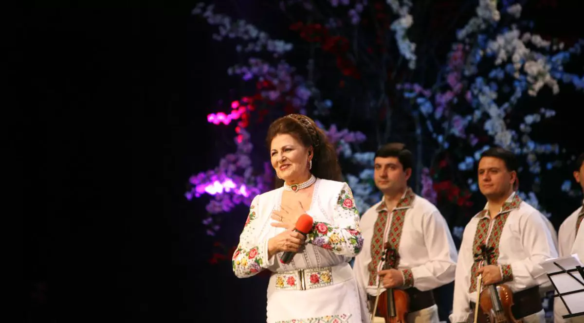 Irina Loghin împlinește 80 de ani! Regina muzicii populare n-a vrut petrecere mare, a preferat să stea acasă, cu familia