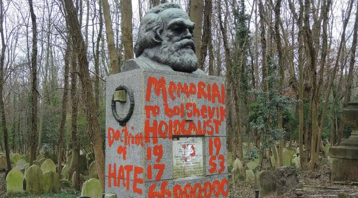Monumentul funerar al lui Karl Marx a fost vandalizat