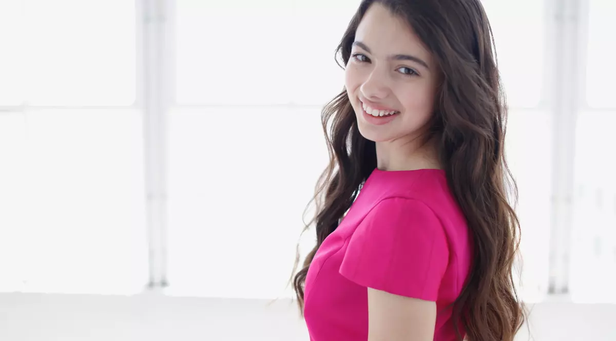 EUROVISION 2019. Laura Bretan și-a adus din America rochia pentru semifinala Selecției Naționale. Nu iese pe scenă până nu se roagă!   