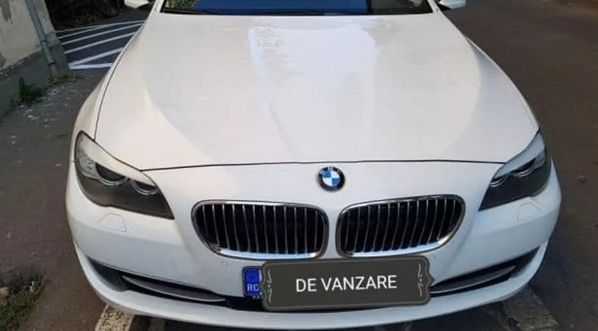 Un hoț de mașini a fost prins în flagrant de polițiști, dar a scăpat după ce s-a înțeles cu proprietarul!