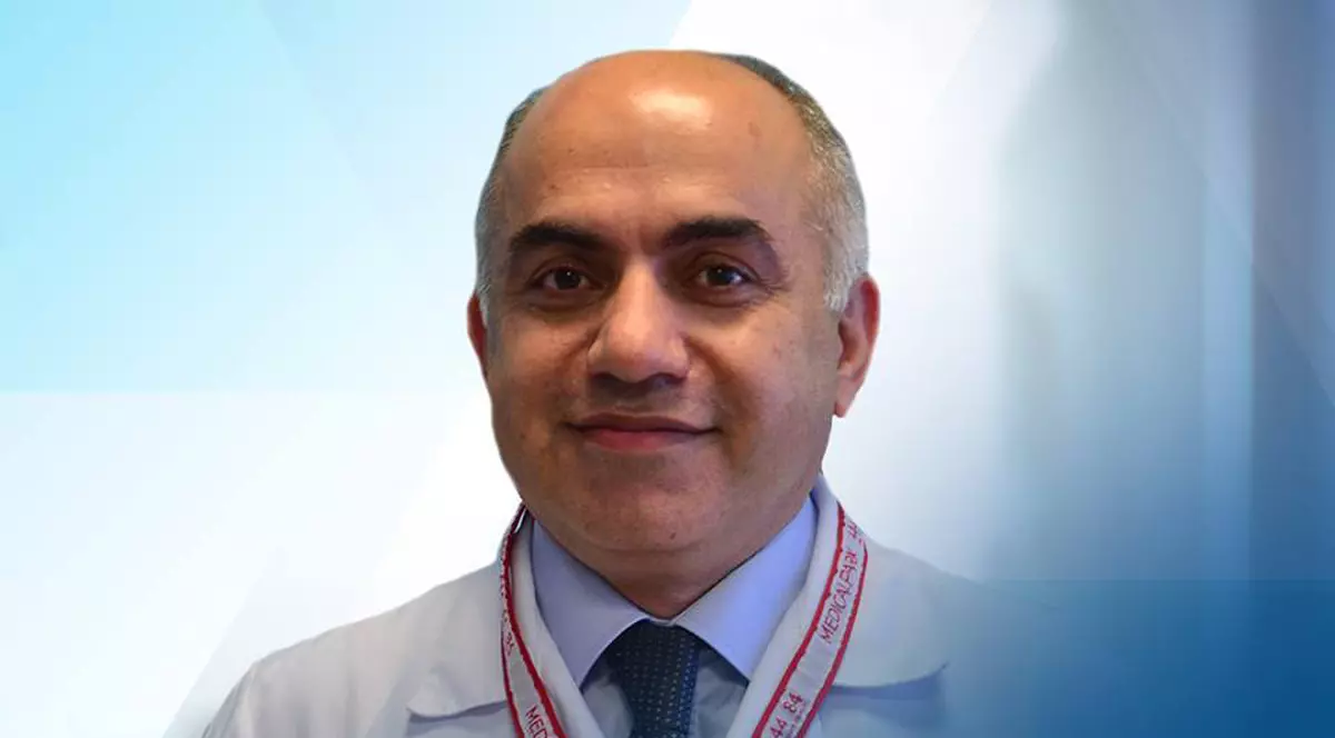 Colegiul Medicilor acuză: medici turci dau consultații în România fără aviz de practică temporară. La Iași, instituția face plângere penală împotriva unui oncolog