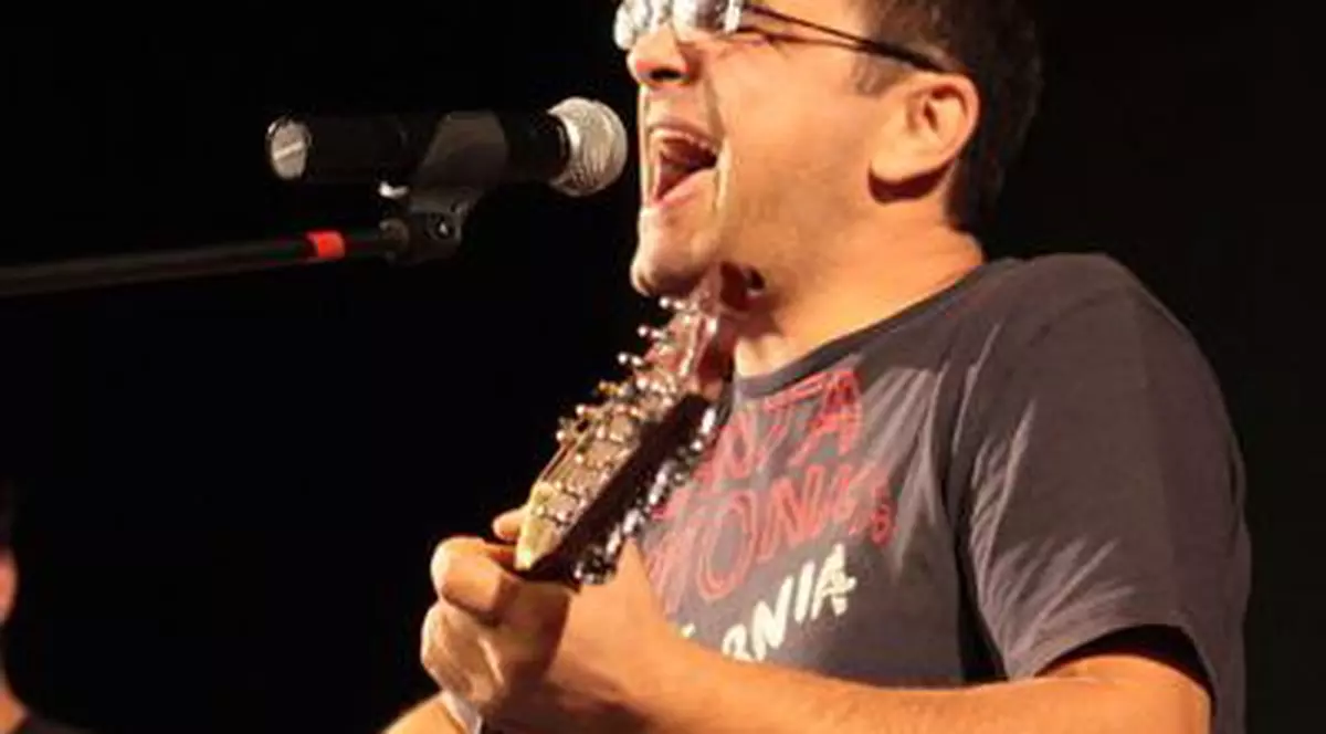 Mihai Mărgineanu: "ANAF mi-a pus poprire pe cont. Banca mi-a deblocat contul, dar mi-a încasat...Să mai ziceți voi că băncile suferă!"