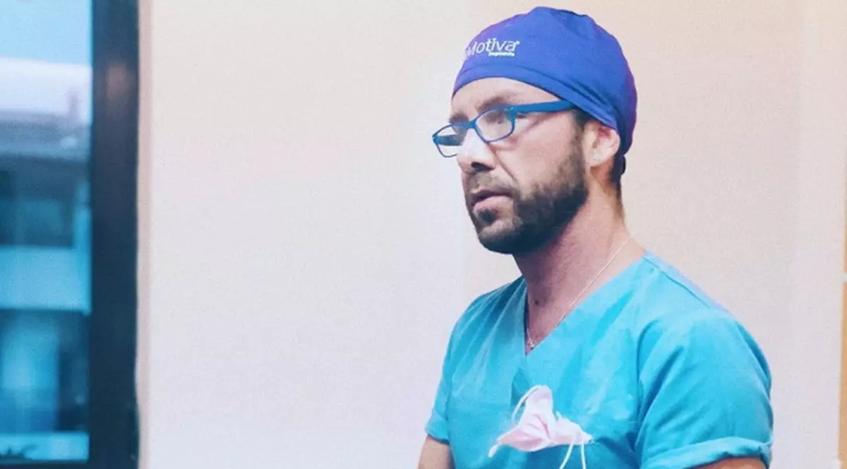 O femeie a depus o plângere împotriva falsului medic Matteo Politi