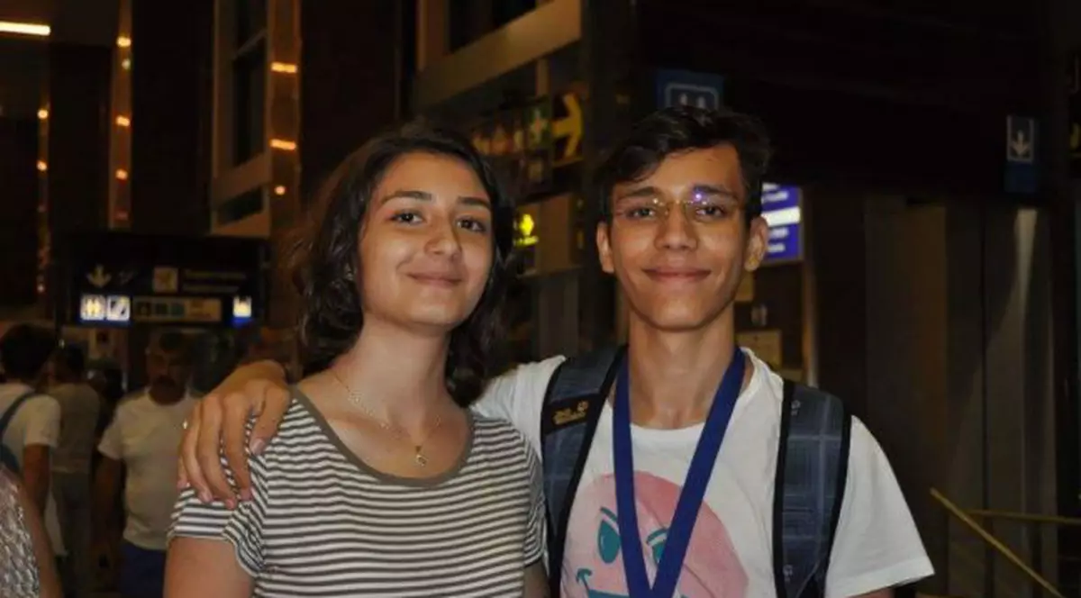 Povestea fraților din Câmpulung Muscel care sunt studenți la Oxford