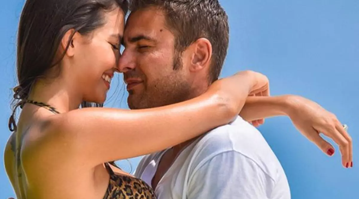 Adrian Mutu și Sandra au împlinit patru ani de relație. “Poate chiar acesta este secretul căsniciei noastre“
