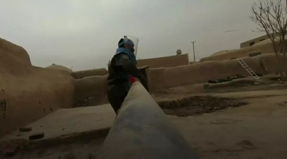 Sat din Afganistan, construit din proiectile