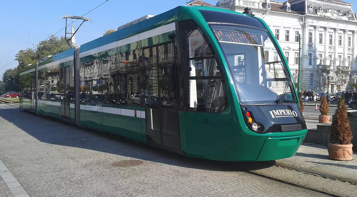 Tramvaie românești în patru orașe de la noi. Cine le produce