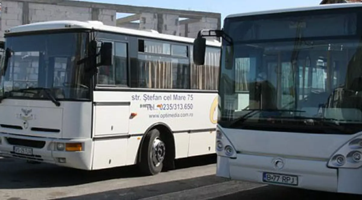 Șoferii de autobuz din Vaslui vor purta cravate