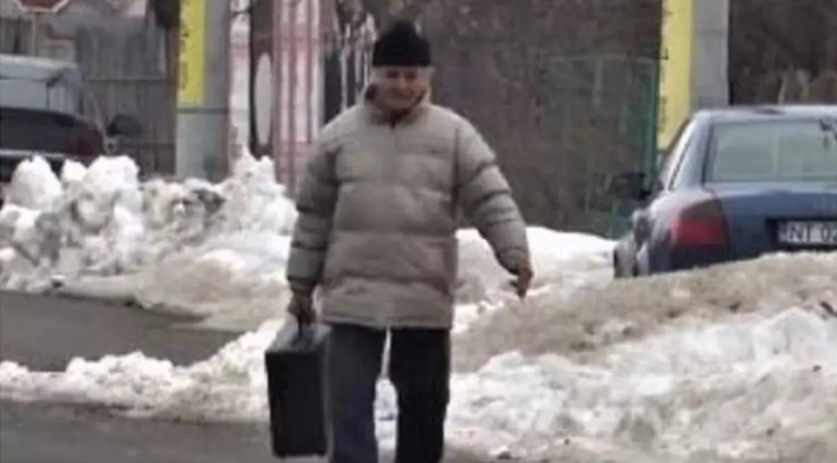 Un bărbat din Roman a luat valiza criminalistică a polițiștilor