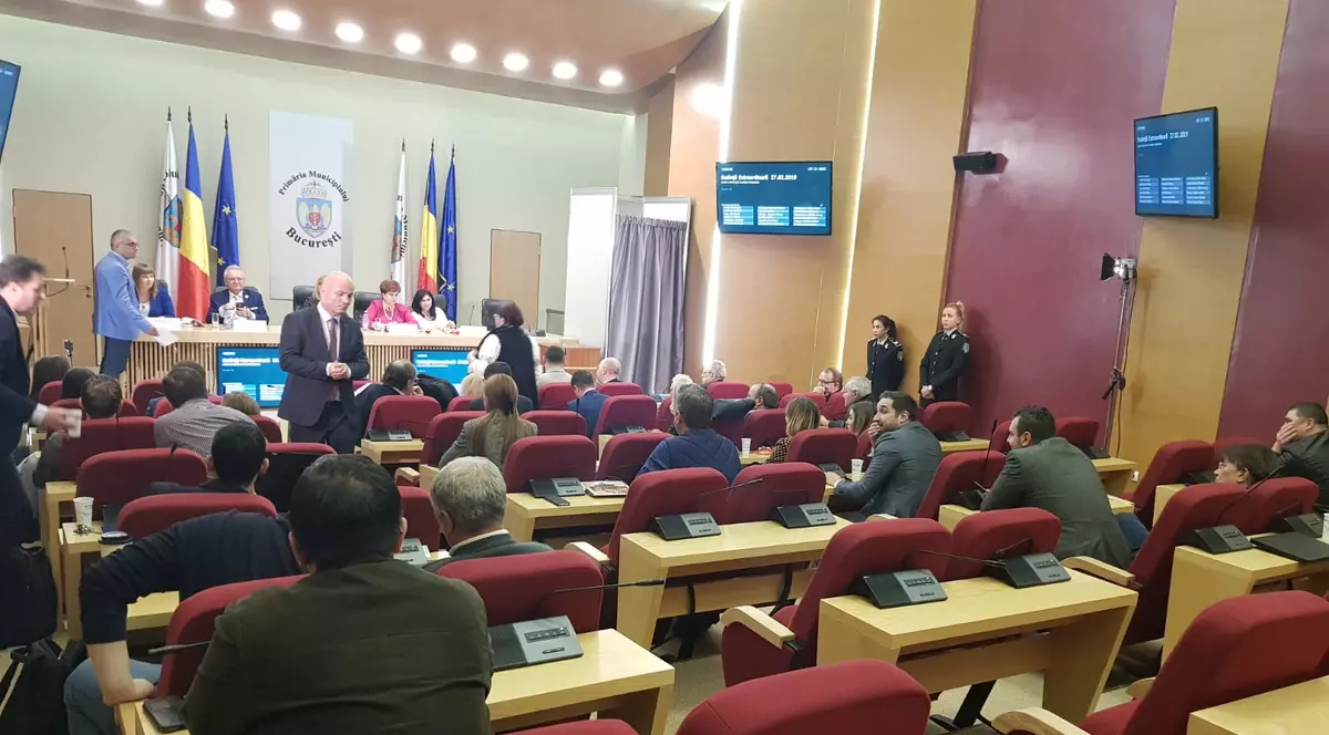 Firea, despre viceprimarul Bădulescu, la ședința CGMB în care se votează schimbarea lui din funcție: „Muncește foarte mult, e nonstop la primărie. Dar acum primează factorul politic”