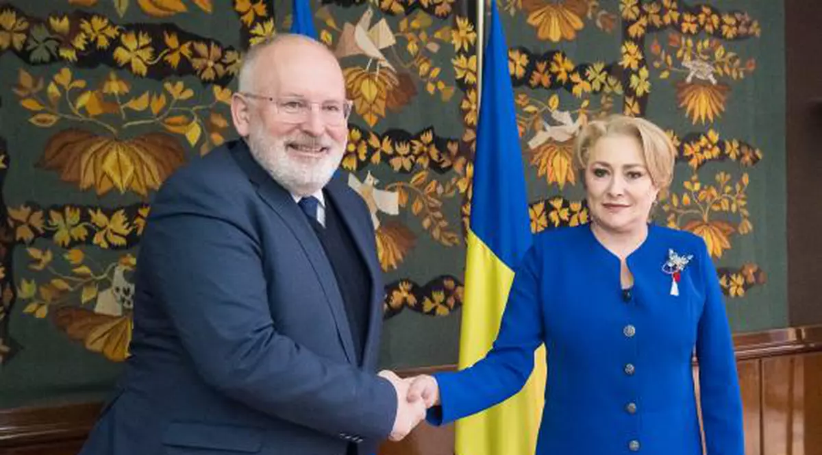 Viorica Dăncilă vrea să discute cu Frans Timmermans despre Ordonanţele privind măsurile reparatorii din justiţie. Mesajul PSD, transmis pe reţeaua de socializare