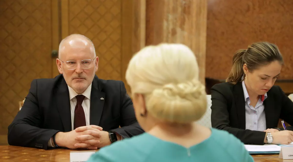 FOTO | Timmermans, avertisment pentru Guvernul Dăncilă: "Problema mea este că, de când am publicat raportul MCV, nu am văzut niciun progres!"