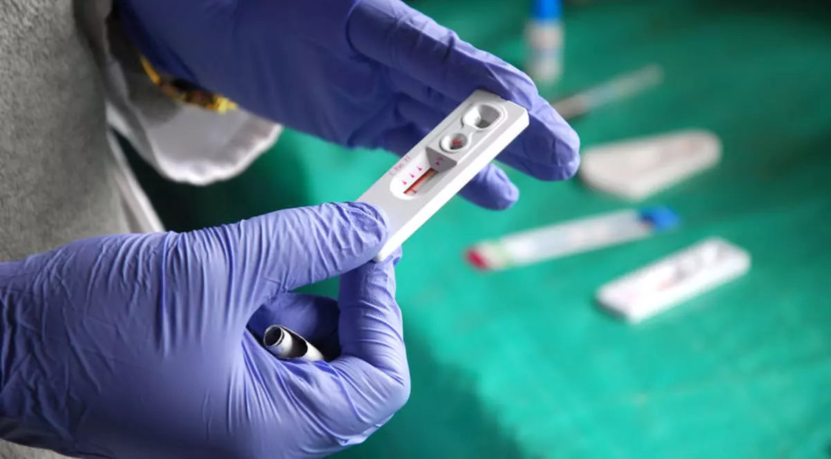 Un tânăr din Botoşani diagnosticat cu HIV, trimis în judecată pentru sex neprotejat