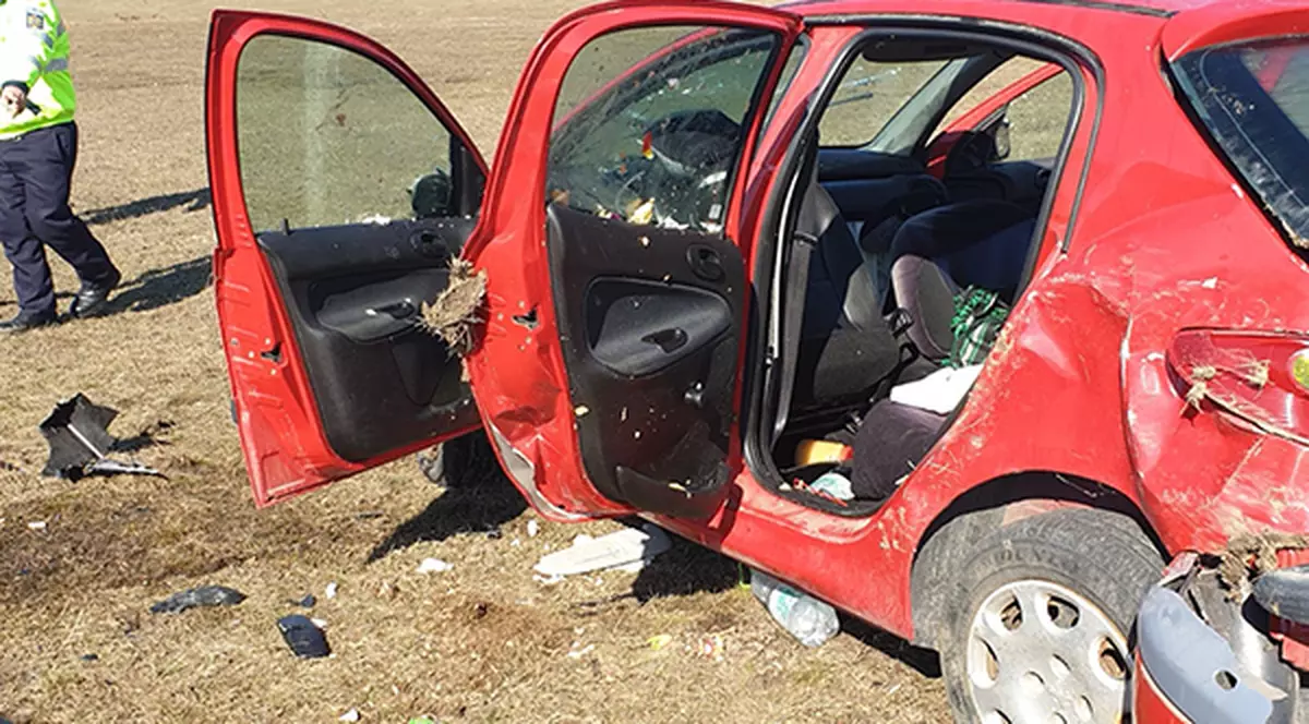 Patru femei au văzut moartea cu ochii în Vaslui. Mașina în care erau s-a răsturnat