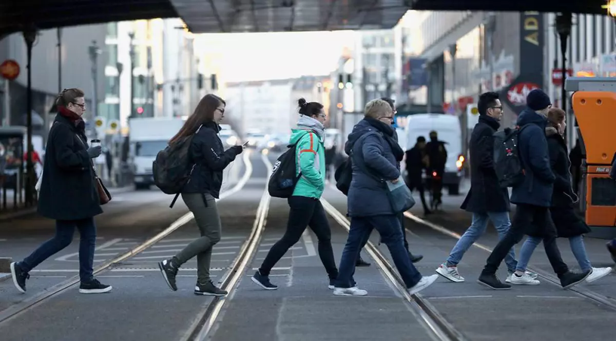 Primăria din Berlin a lansat biletul feminist de tramvai! Compania de transport: „Ne cerem scuze bărbaților!”