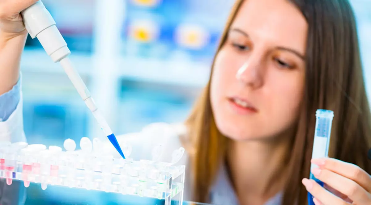 Tratamentul care le dă speranțe oamenilor infectați cu HIV. Un al doilea pacient a fost vindecat