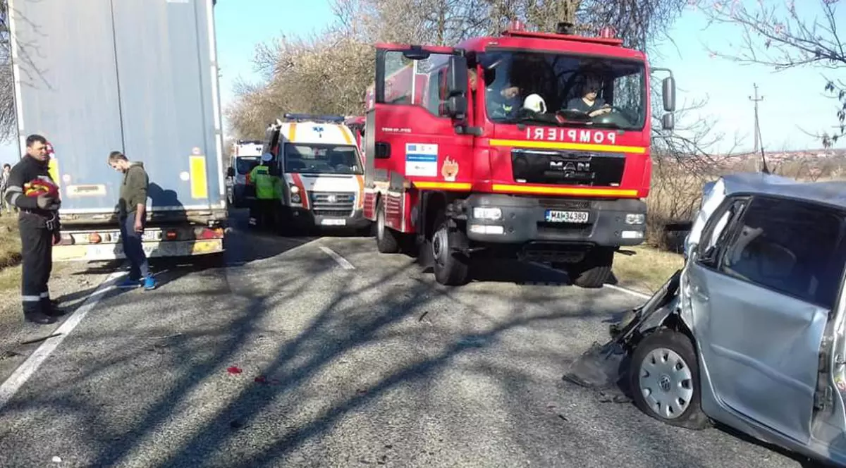 Trei oameni au murit și alți trei au fost răniți, în două accidente grave