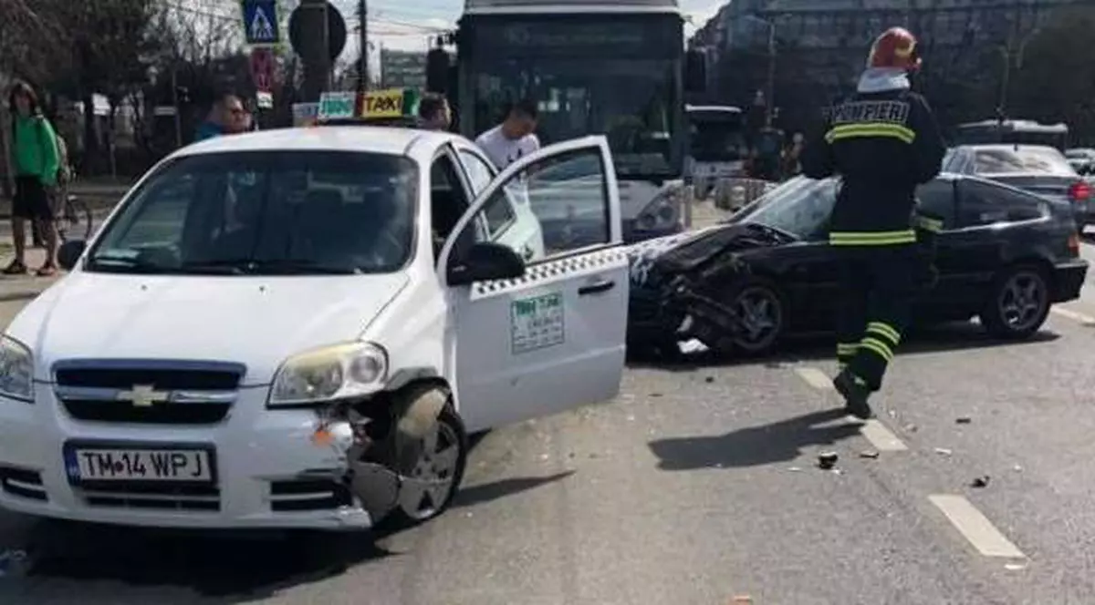 Soția lui Nicolae Robu a fost implicată într-un grav accident rutier. Nevasta edilului Timișoarei a ajuns la spital