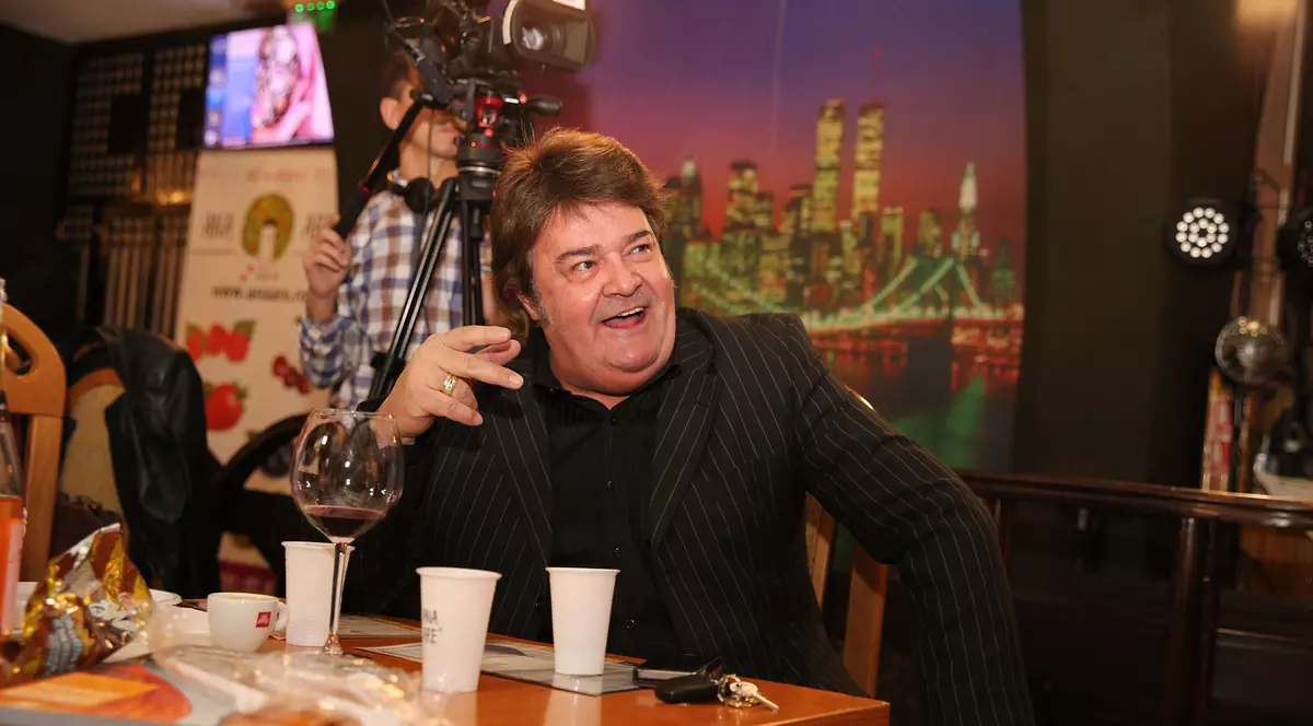 Dezvăluirile făcute de Adrian Romcescu, după 33 de ani de căsnicie. „Am pus cariera pe primul loc”