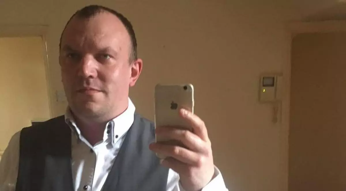 Contabilul unei echipe de fotbal a sustras o sumă impresionantă din conturile clubului. I-a cheltuit cu o fată care face videochat