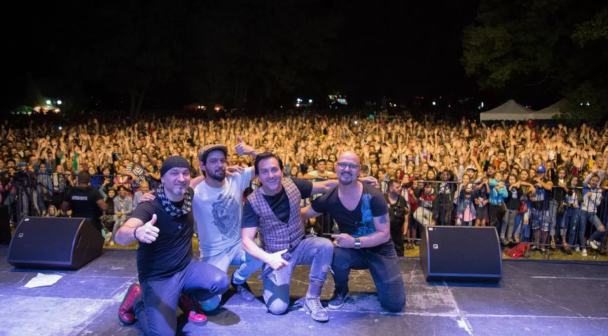 Antract împlinește 35 de ani... de Ziua Femeii