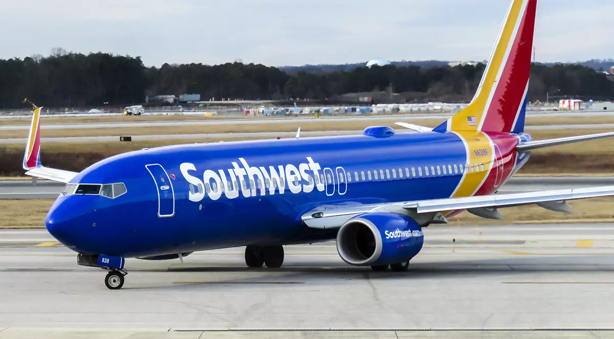 Un avion Boeing 737 Max a aterizat de urgență în Florida după ce a avut probleme la un motor