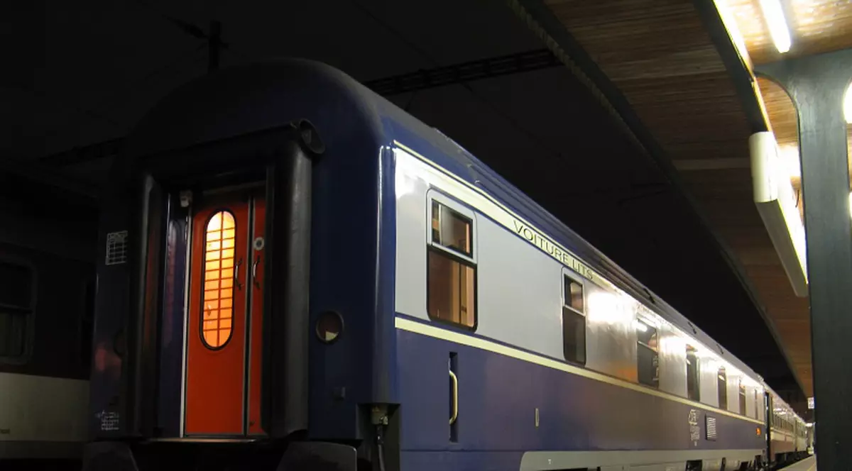 CFR, obligată să plătească drumul cu taxiul făcut de un călător. Decizie inedită a magistraților bihoreni