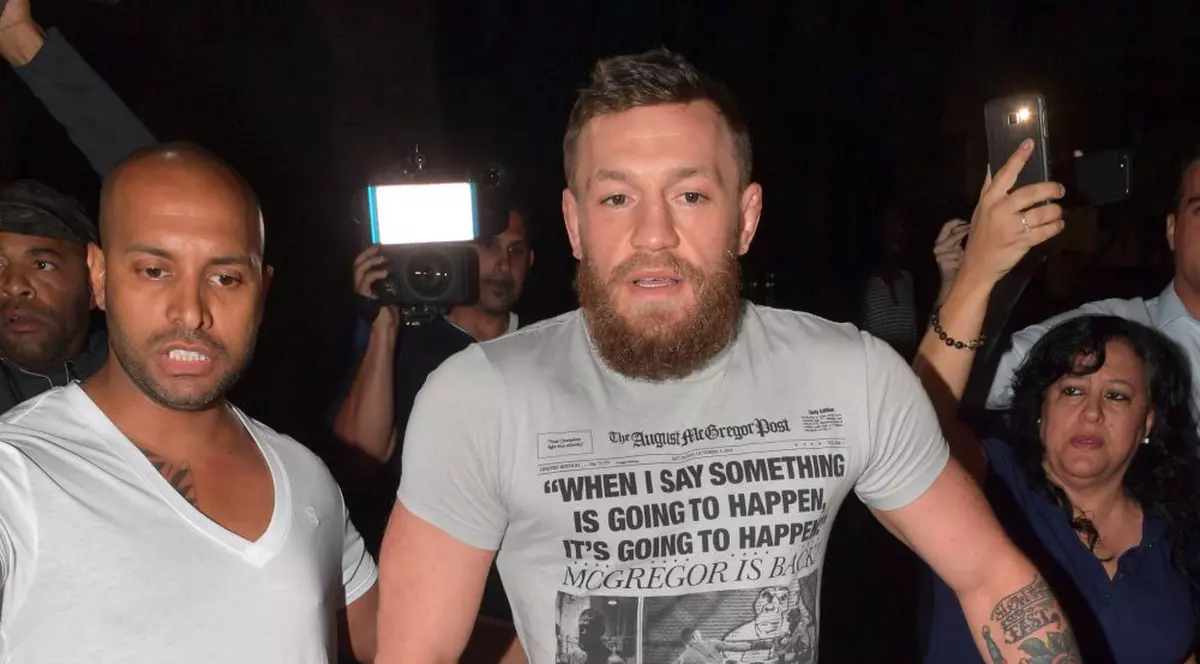 Conor McGregor a fost arestat la Miami după un scandal cu un fan. Infracțiunile de care este acuzat celebrul luptător MMA