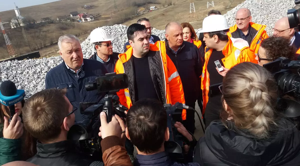 Ministrul Transporturilor îl atacă pe președintele Iohannis: "Dacă așa înțelege cineva să colaboreze, să blocheze bugetul, evident că vor fi întârzieri la plată pe șantiere"