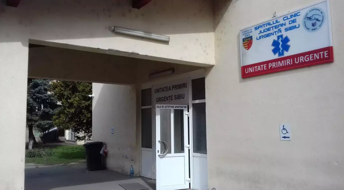 O asistentă medicală a fost lovită de bărbatul pe care îl îngrijea