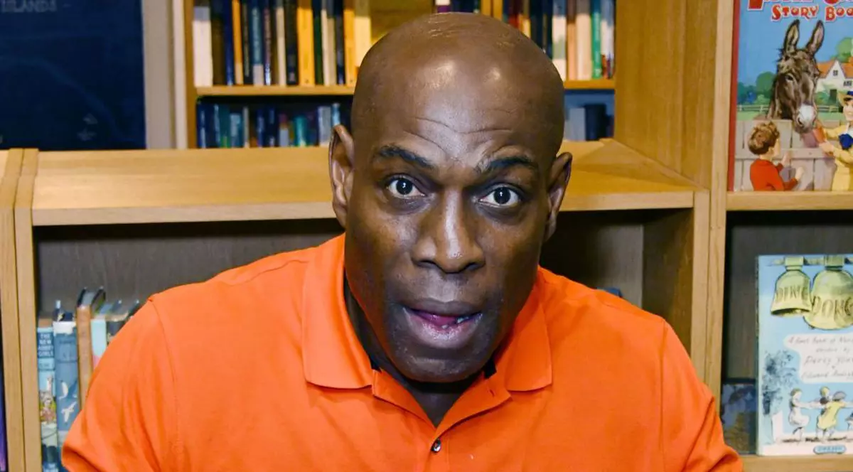 Un fost campion mondial la box a fost internat de urgență la spital cu pneumonie