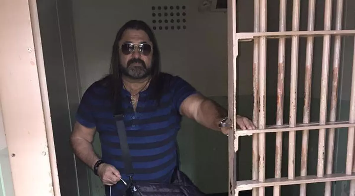 Gheorghe Gheorghiu a ajuns la pușcărie! Cântărețul a vizitat Alcatraz, închisoarea în care gangsterul Al Capone a stat 11 ani