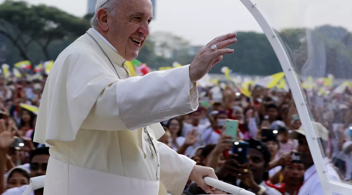 FOTO/ Papamobil de la Pitești! Papa Francisc ar putea folosi mașini Dacia în timpul vizitei sale în România