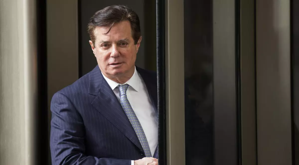 Fostul şef de campanie al preşedintelui Donald Trump a fost condamnat la 43 de luni de închisoare pentru două acuzaţii de conspiraţie