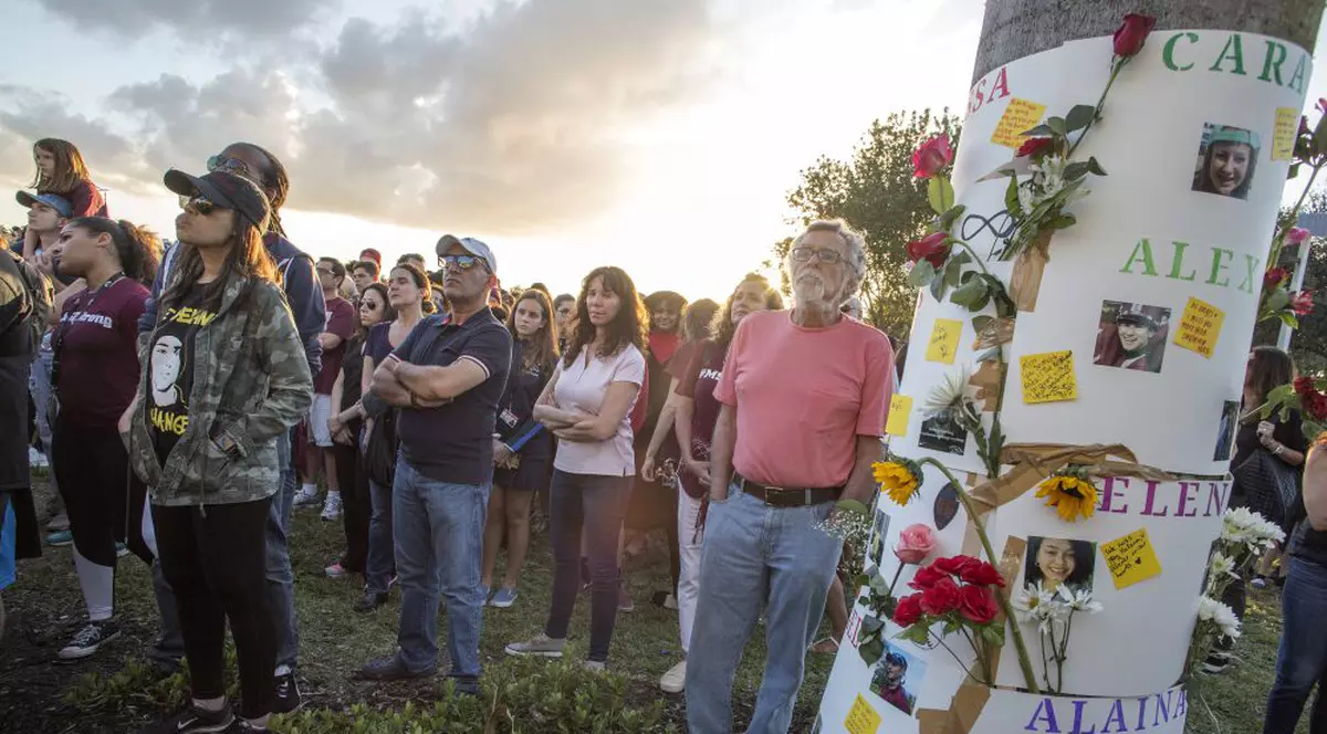 Un tânăr care supraviețuise atacului armat de la liceul din Parkland s-a sinucis