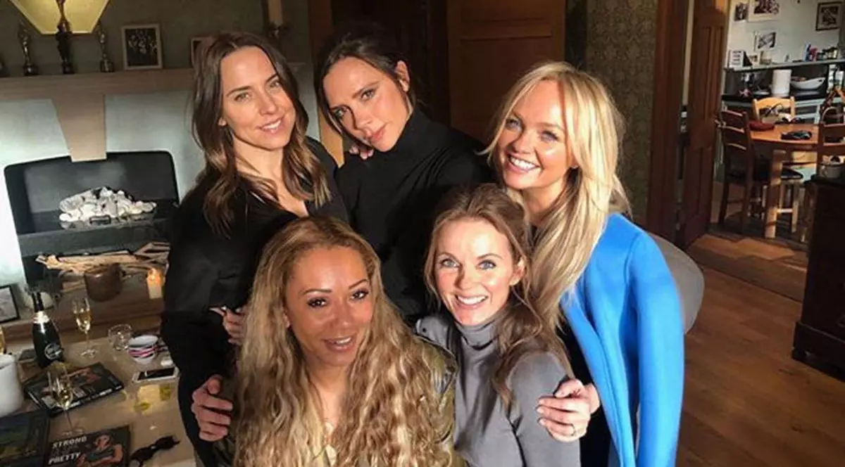 Mel B dezvăluie că s-a culcat cu una dintre colegele din trupa Spice Girls