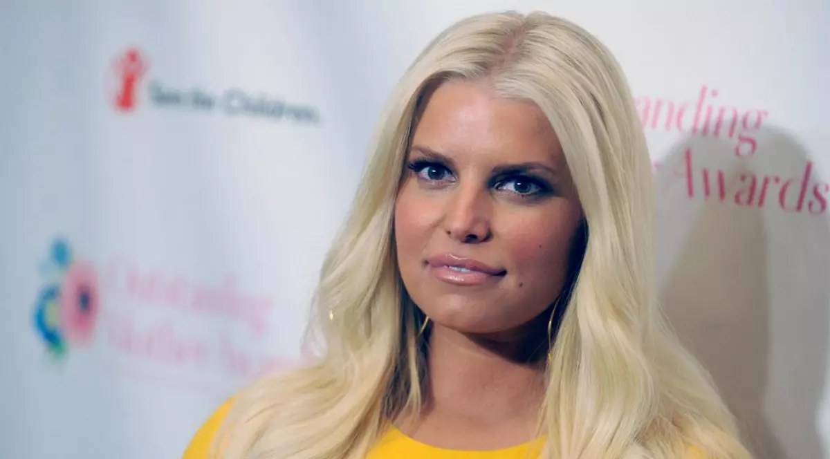 Jessica Simpson a dat naştere celui de-al treilea copil. Prima imagine cu fetița