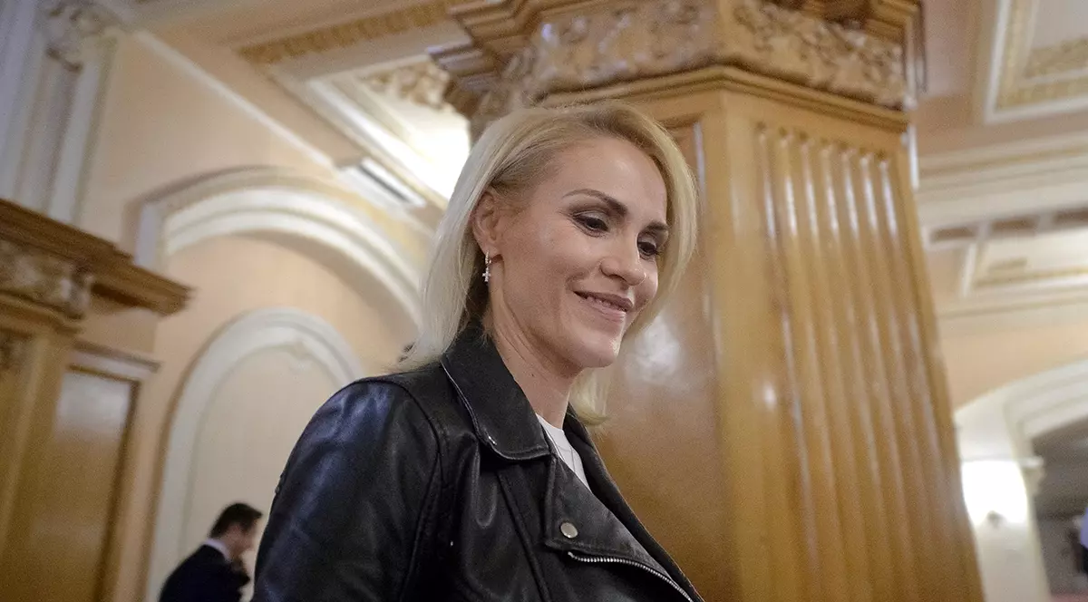 Tolo: Cum tremură firmele de asigurări, de panotaj și de publicitate în fața lui Gabi Firea! Și cum a oprit Primăria cutremurul să intre în București