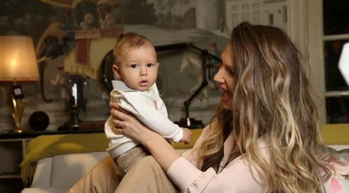 Adela Popescu, despre avantajul unei familii numeroase: nu are nevoie de bonă pentru copii nici când le dă vacanță bunicilor!